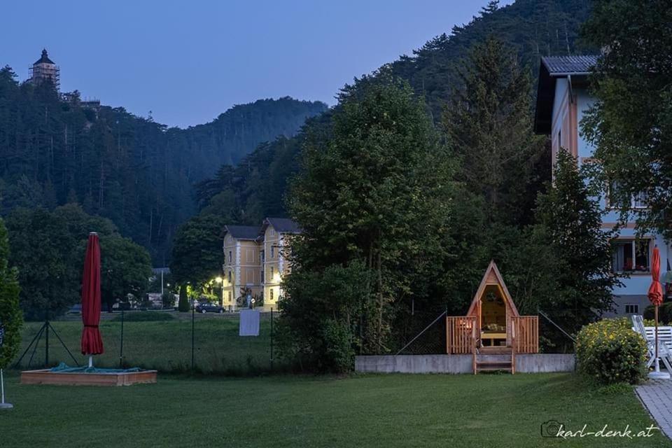 Holznest Hotell Gutenstein Exteriör bild